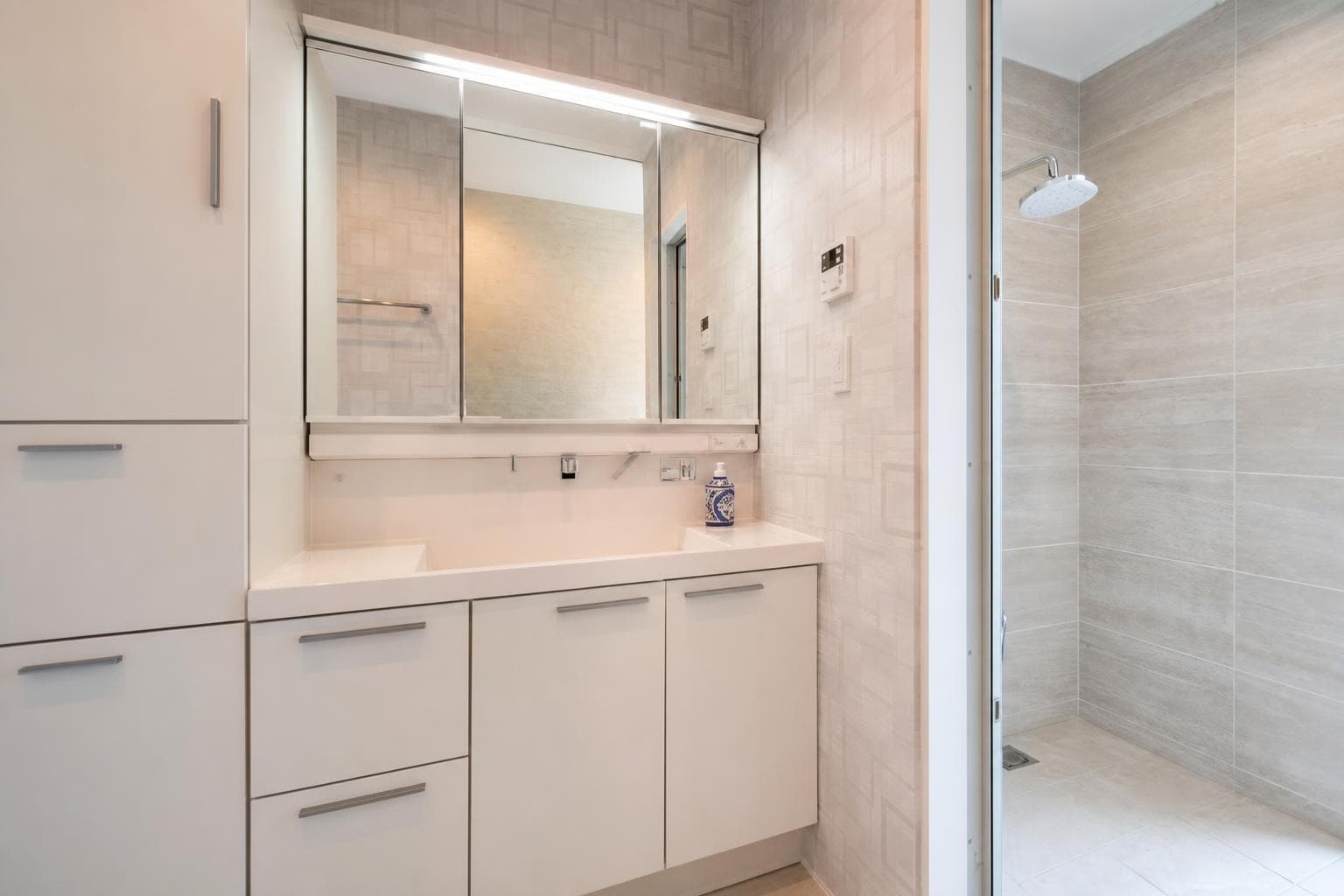 2LDK + 2 Storage Luxury Resort Villa | Ajiro, Atami, Shizuoka photo 14