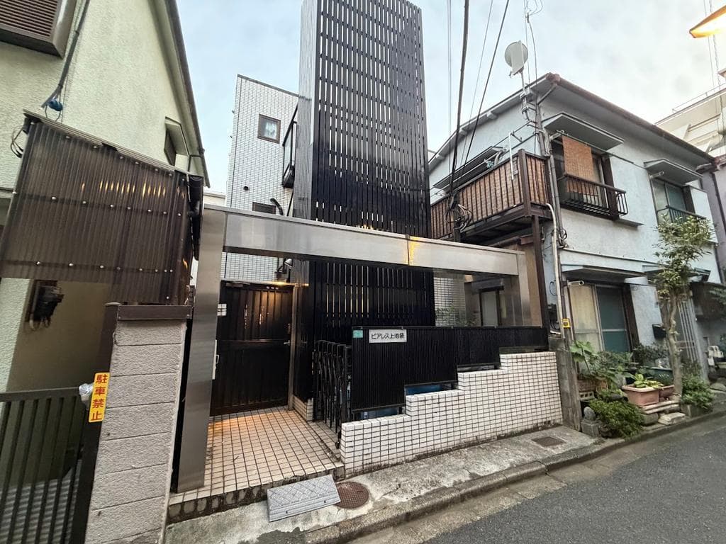 Peerless Kami-Ikebukuro / Whole Apartment Building (13 units), Tokyo photo