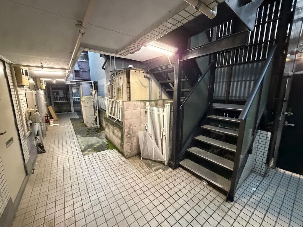 Peerless Kami-Ikebukuro / Whole Apartment Building (13 units), Tokyo photo 4