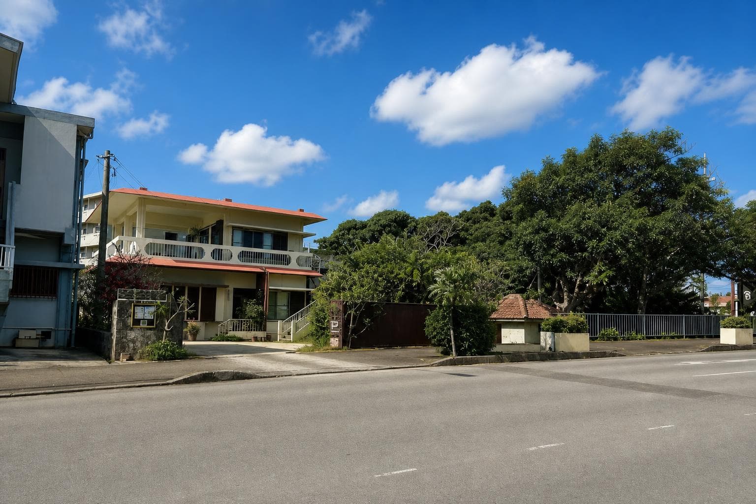 Hirae / House with Shop (2F 1LDK), Ishigaki photo 3