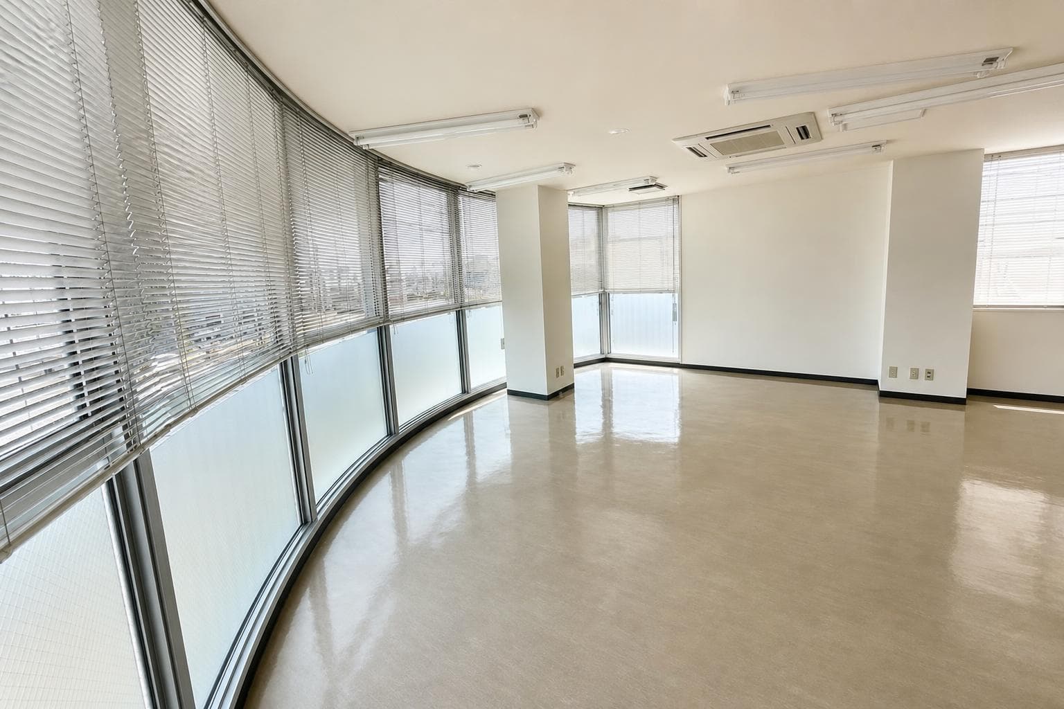 CREO V Building / Retail & Office Building, Mito photo 5