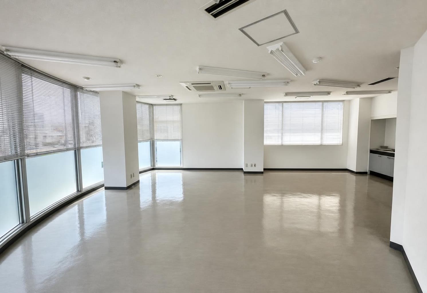 CREO V Building / Retail & Office Building, Mito photo 4