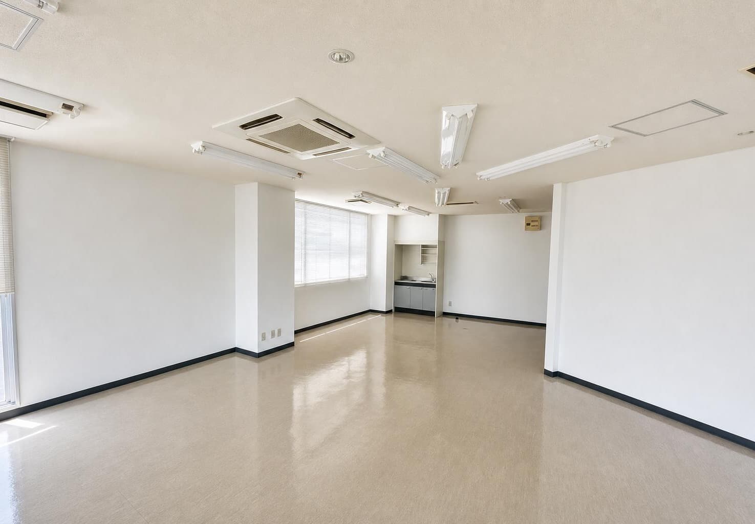 CREO V Building / Retail & Office Building, Mito photo 6