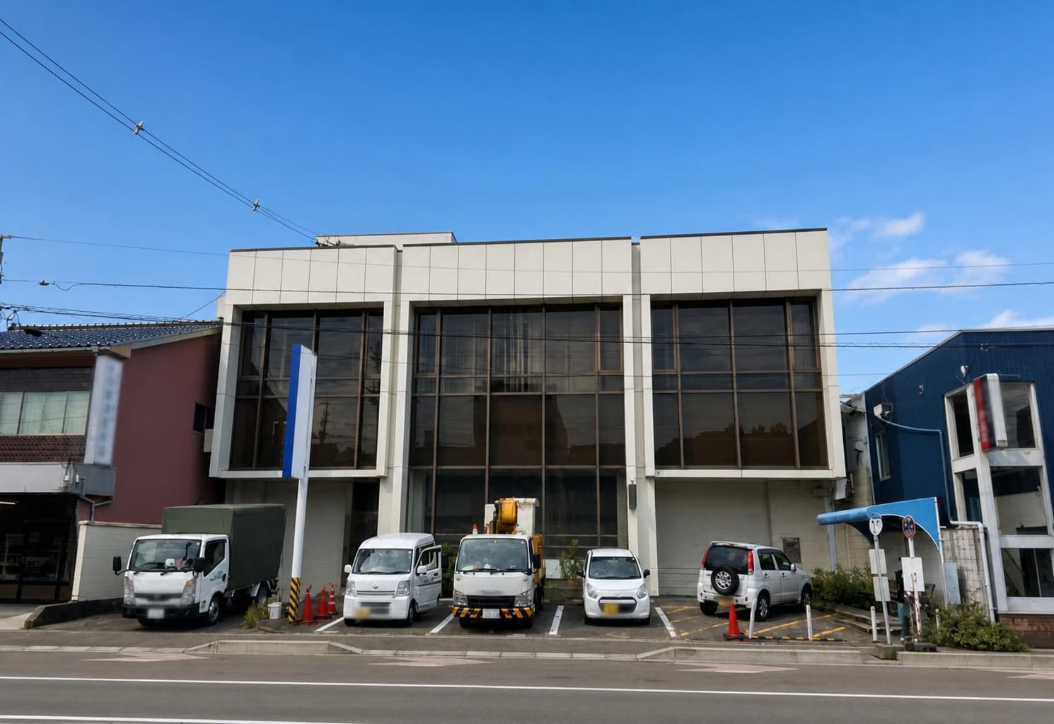 Higashiyama 3-chome Building / Whole Commercial Building (Former Bank Branch), Kanazawa photo 2