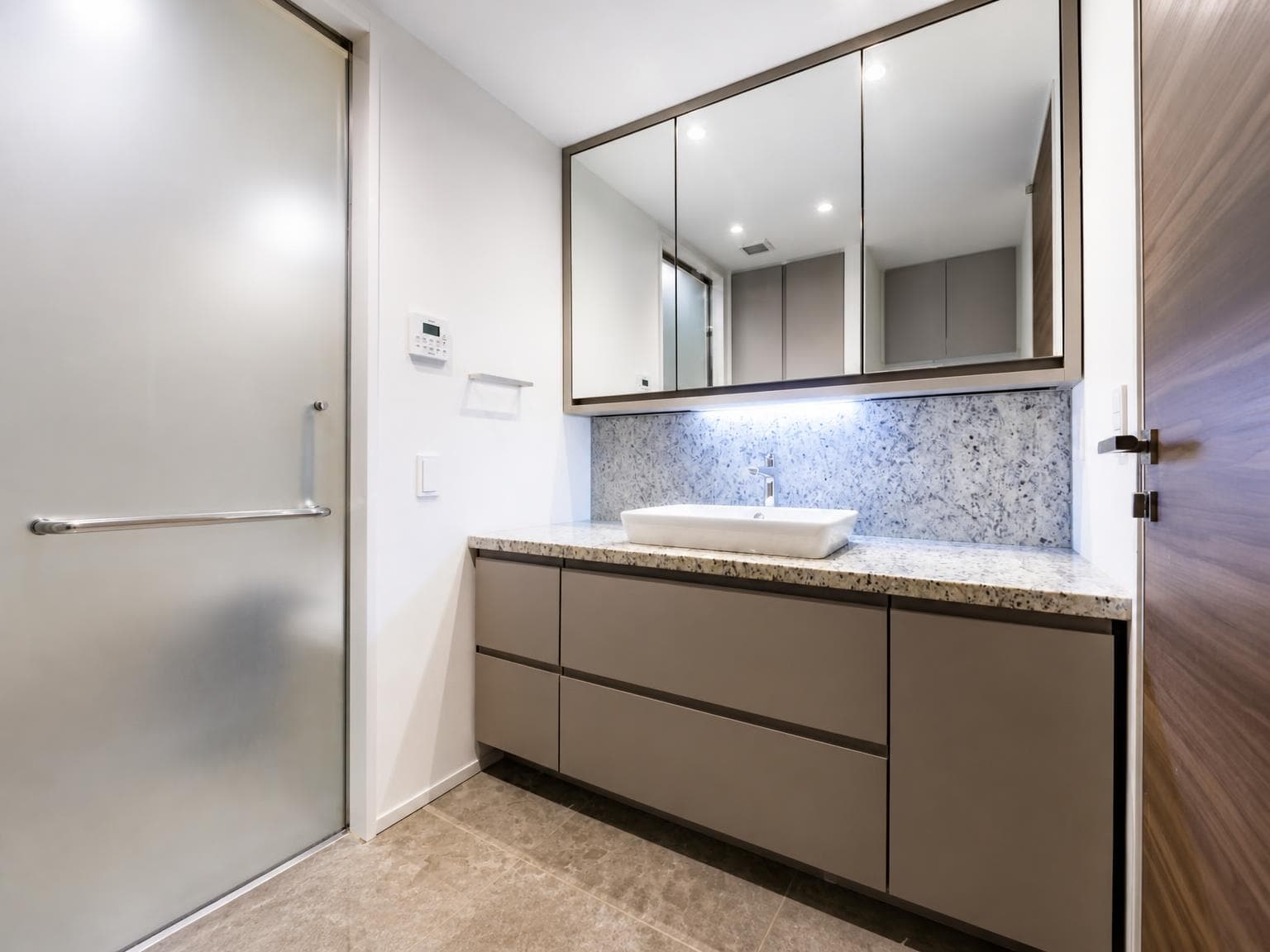 Park Court Chiyoda Yonbancho, 12F Southeast-Facing 3LDK photo 12
