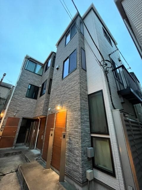 King House Shinjuku Gyoen / Whole Apartment Building (6 units), Tokyo
