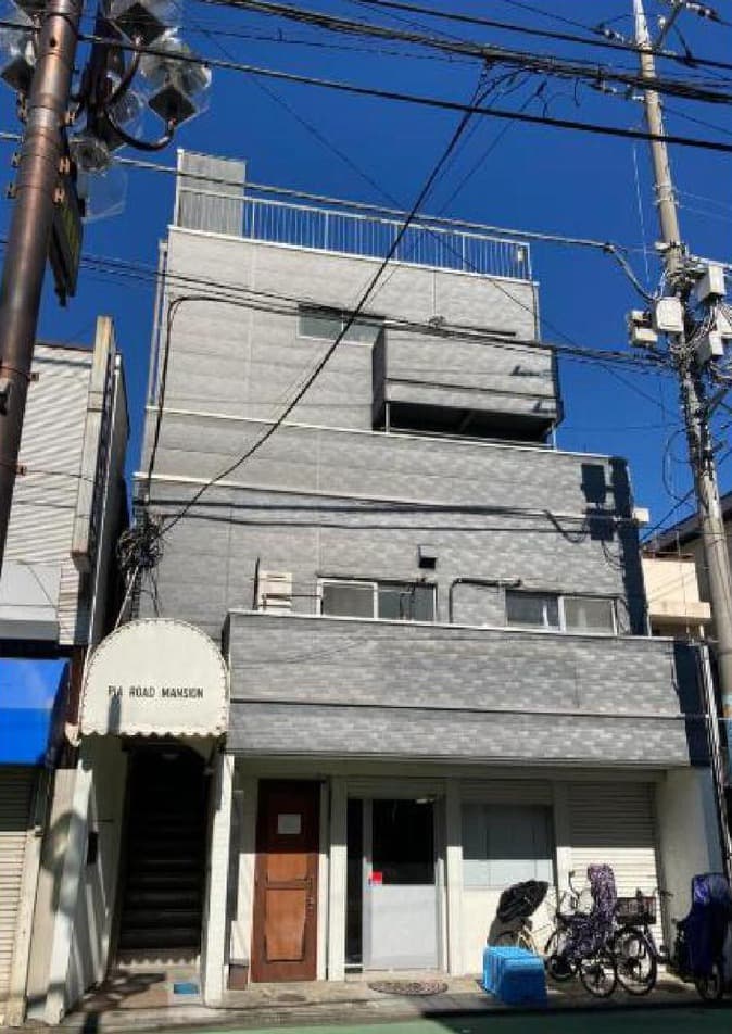 Pia Road Mansion / Whole Apartment Building with Shop (11 units), Warabi