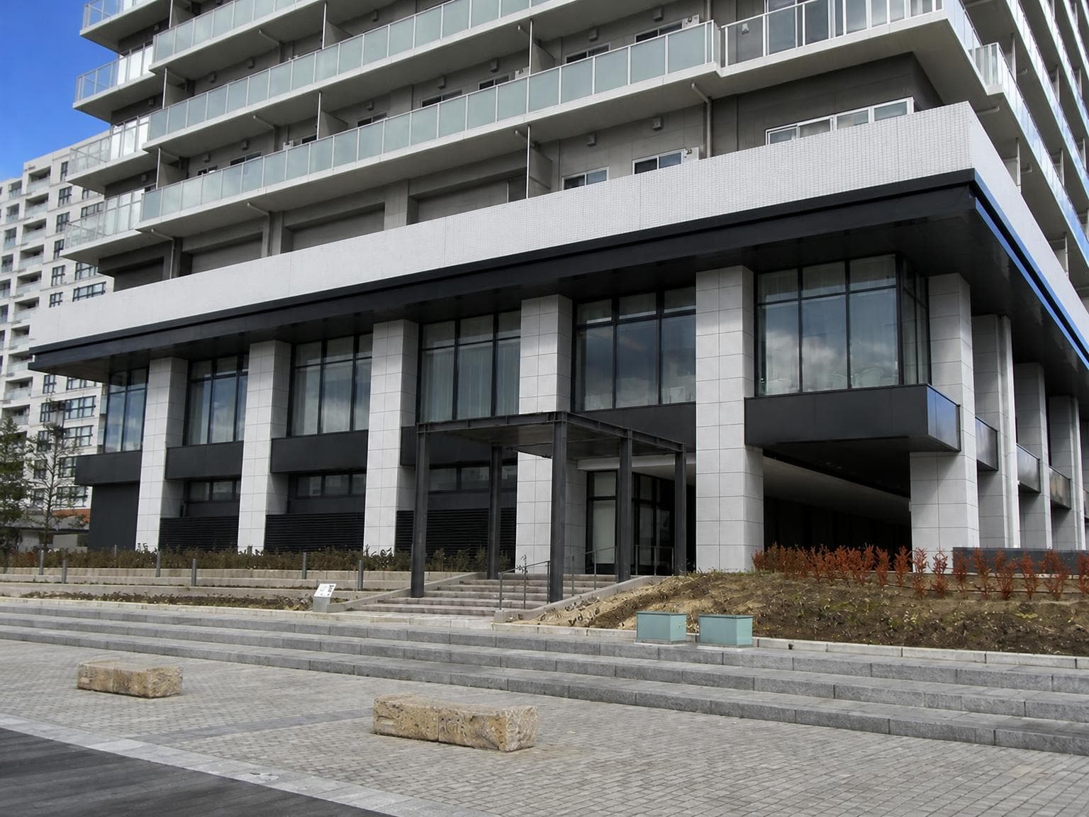 The Parkhouse Kobe Harborland Tower / Condominium, Kobe photo 2