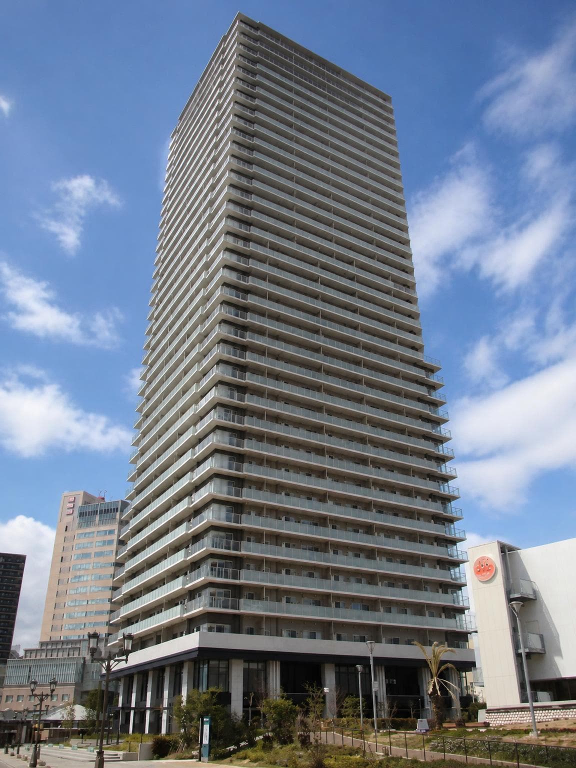 The Parkhouse Kobe Harborland Tower / Condominium, Kobe photo 3