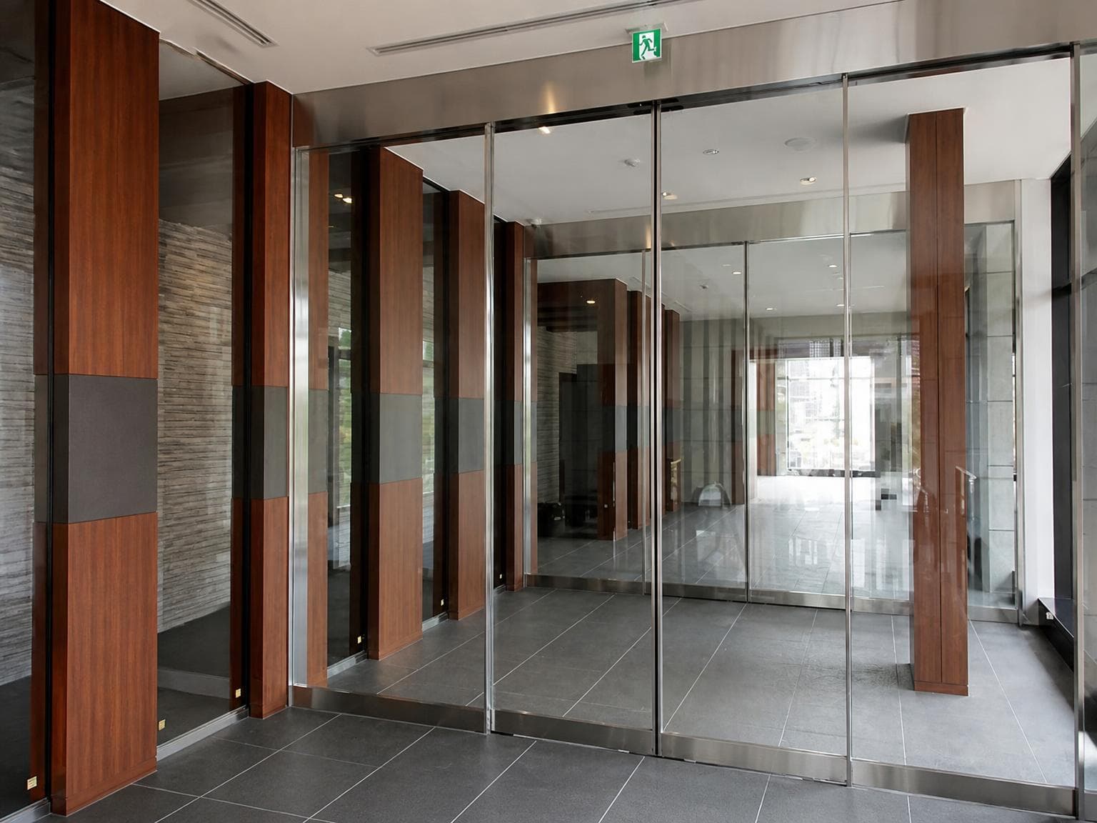 The Parkhouse Kobe Harborland Tower / Condominium, Kobe photo 6