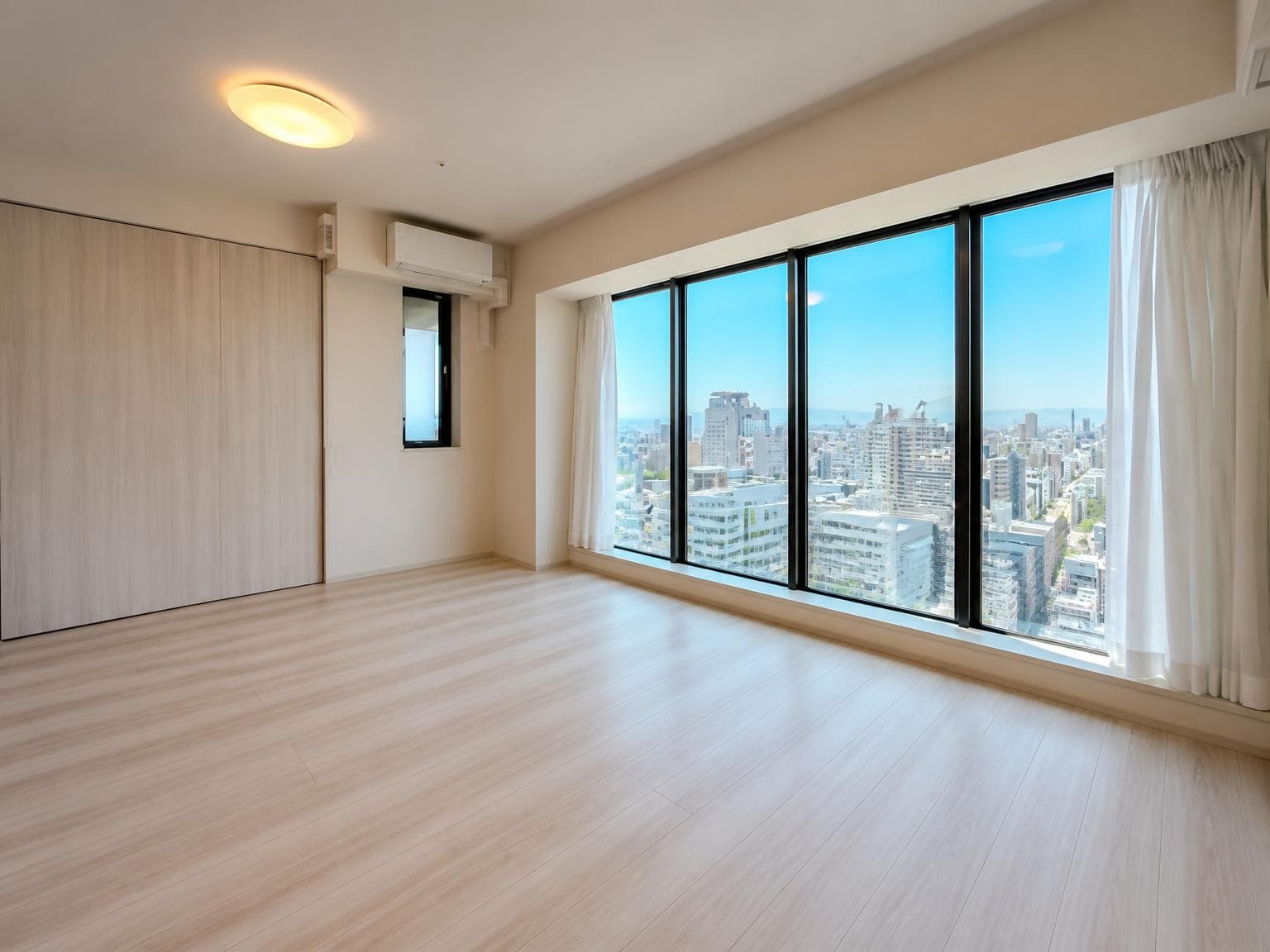 The Fine Tower Otemae / Condominium / 2LDK, Osaka photo 3