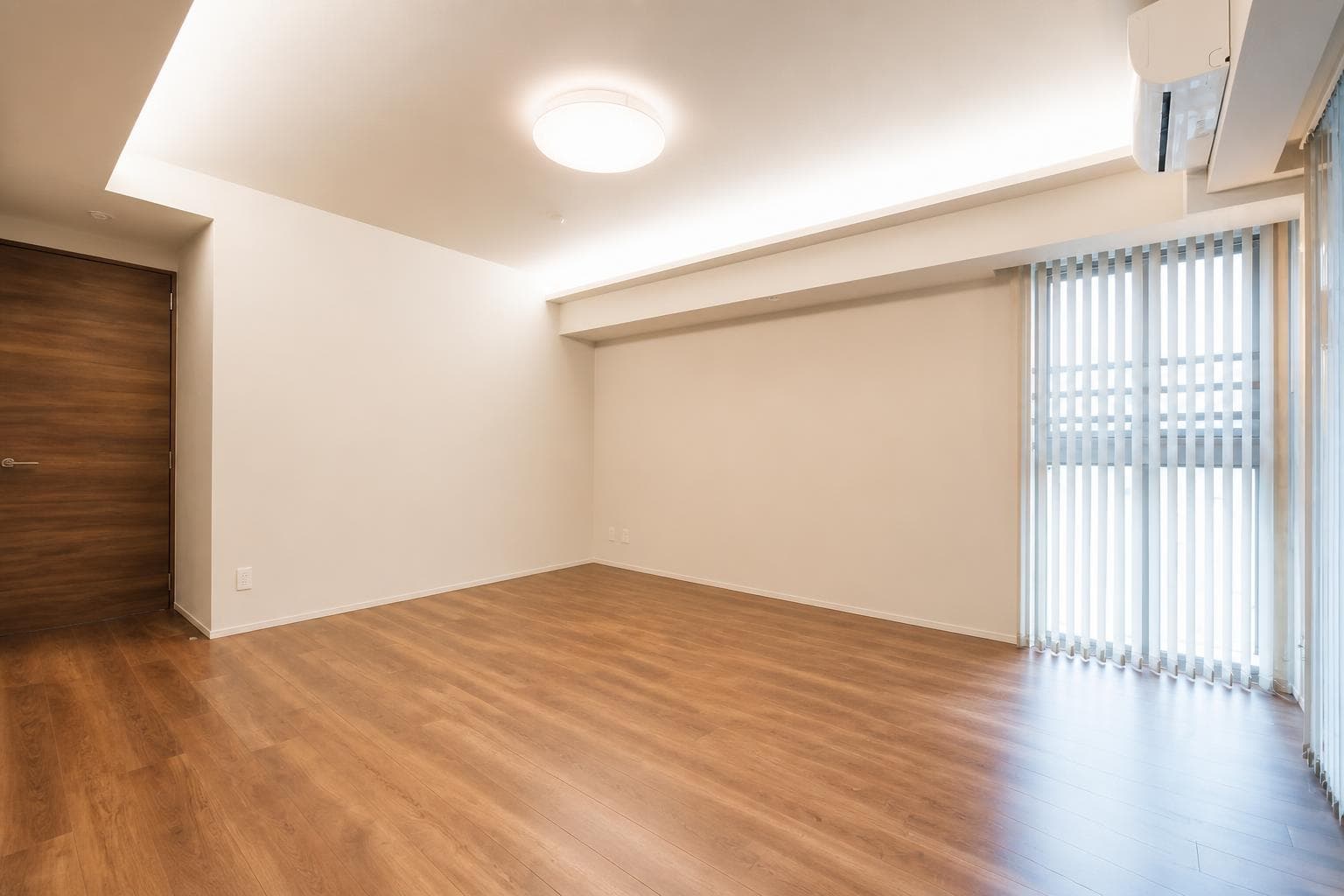 Laurel Tower Shinsaibashi / 2LDK, Osaka photo 10