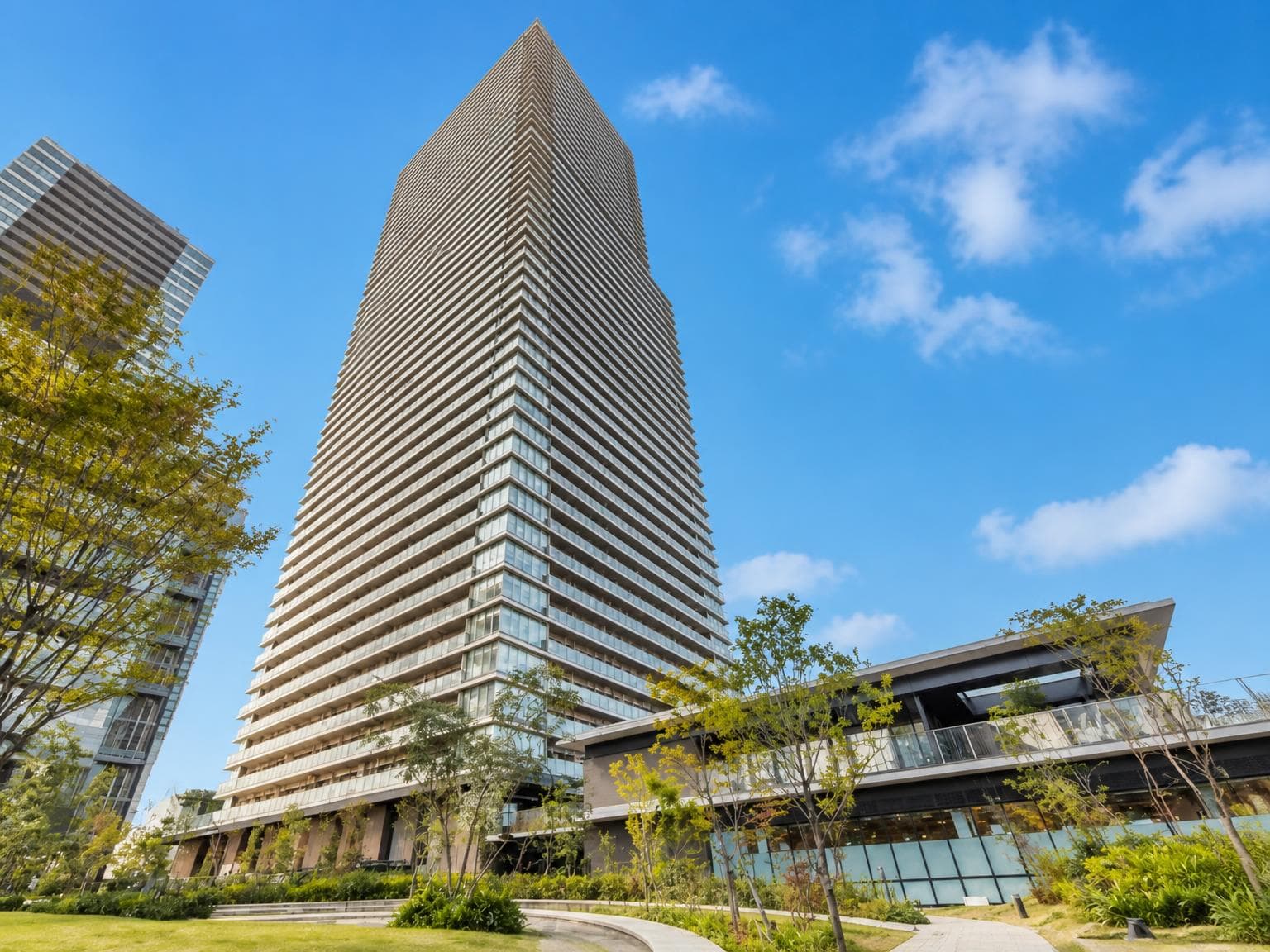 グランドメゾン新梅田タワー THE CLUB RESIDENCE / 3LDK、大阪