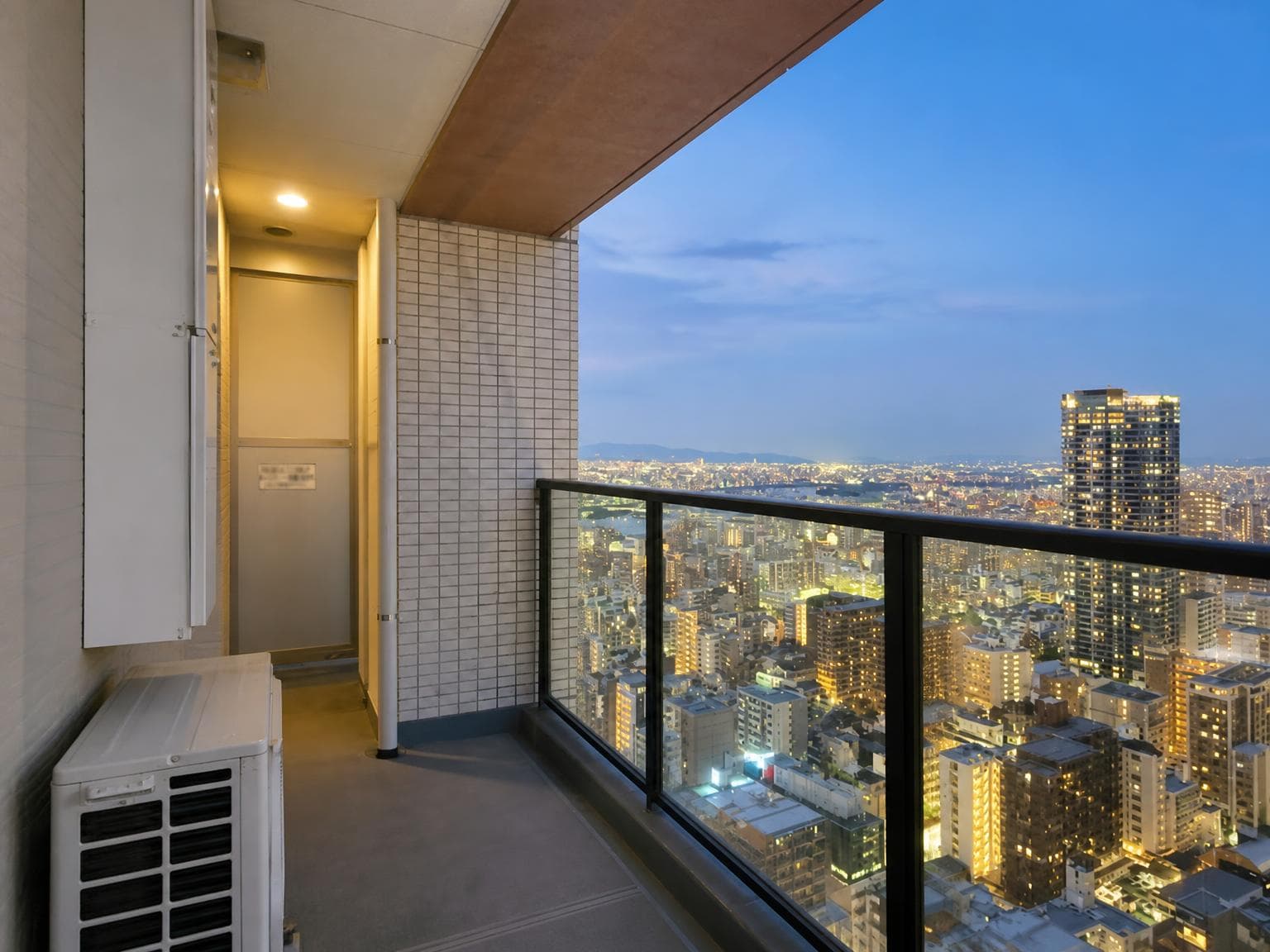 ザ・梅田タワー / 中古マンション / 2LDK+WIC、大阪 photo 3