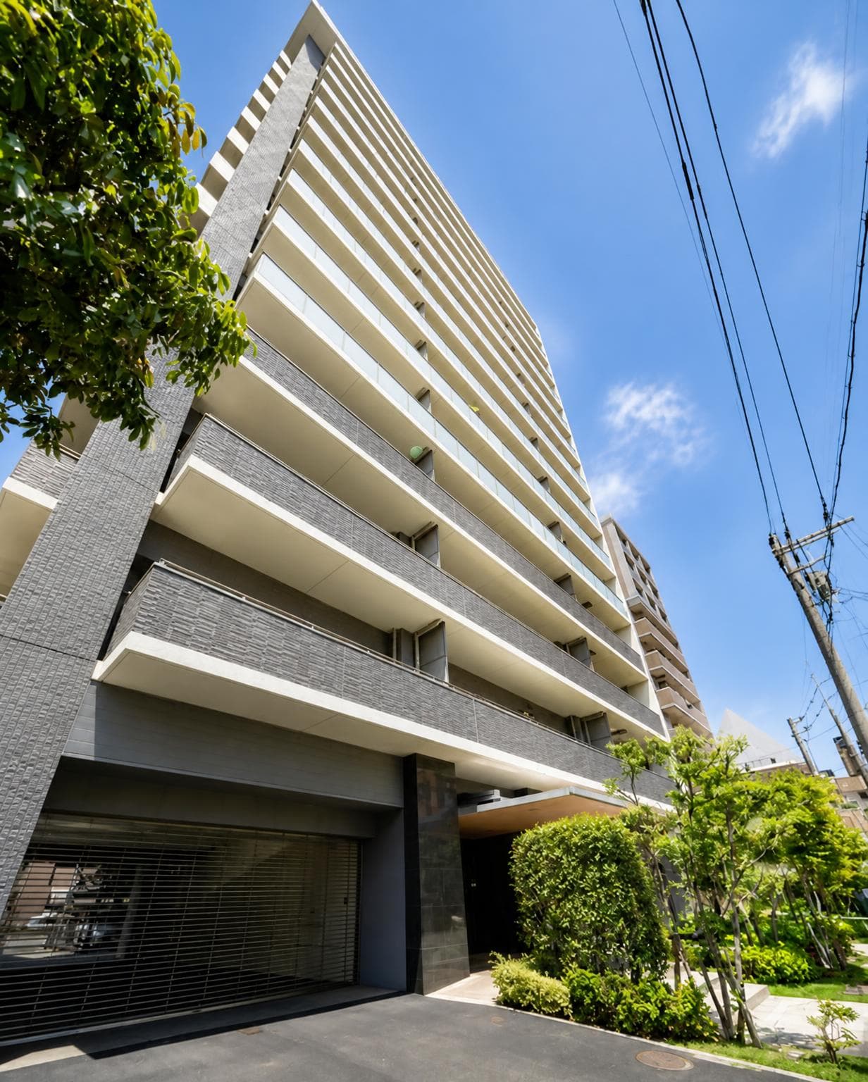 Corner Apartment / 3LDK, Chuo Ward, Fukuoka photo