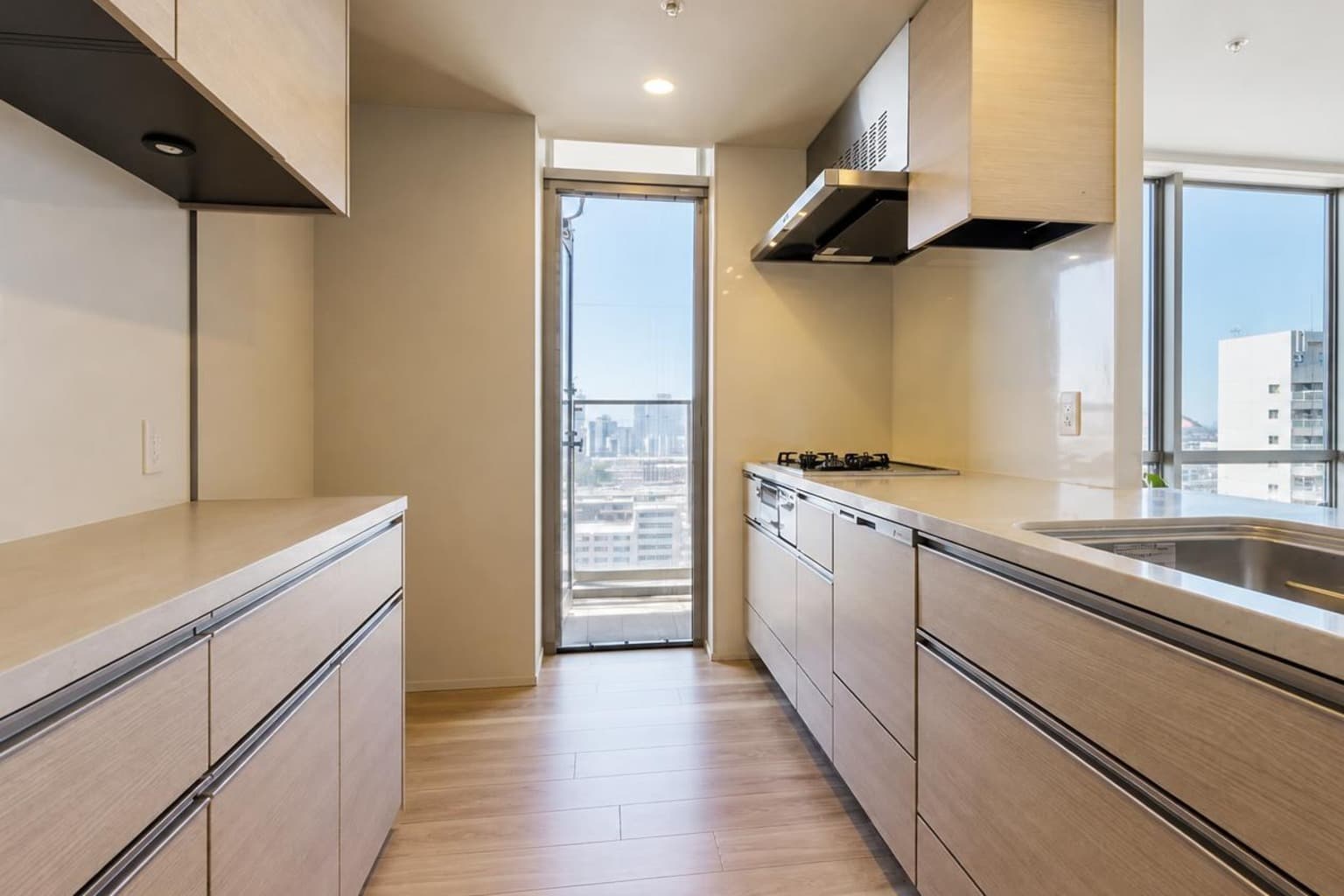 Brillia Tower Nishijin – 13th-Floor Corner Residence photo 4