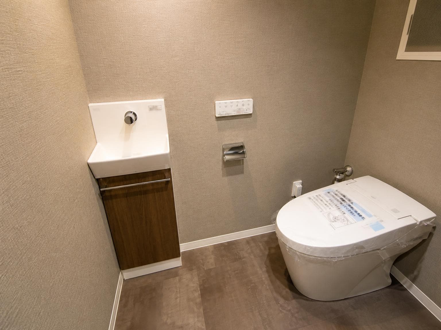 Cosmo Karasuma Oike Grace Forme / Condominium, Kyoto photo 4