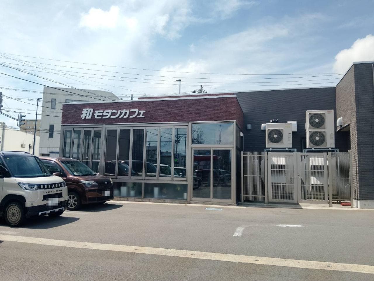 Omachi / Retail Building, Goshogawara photo 2