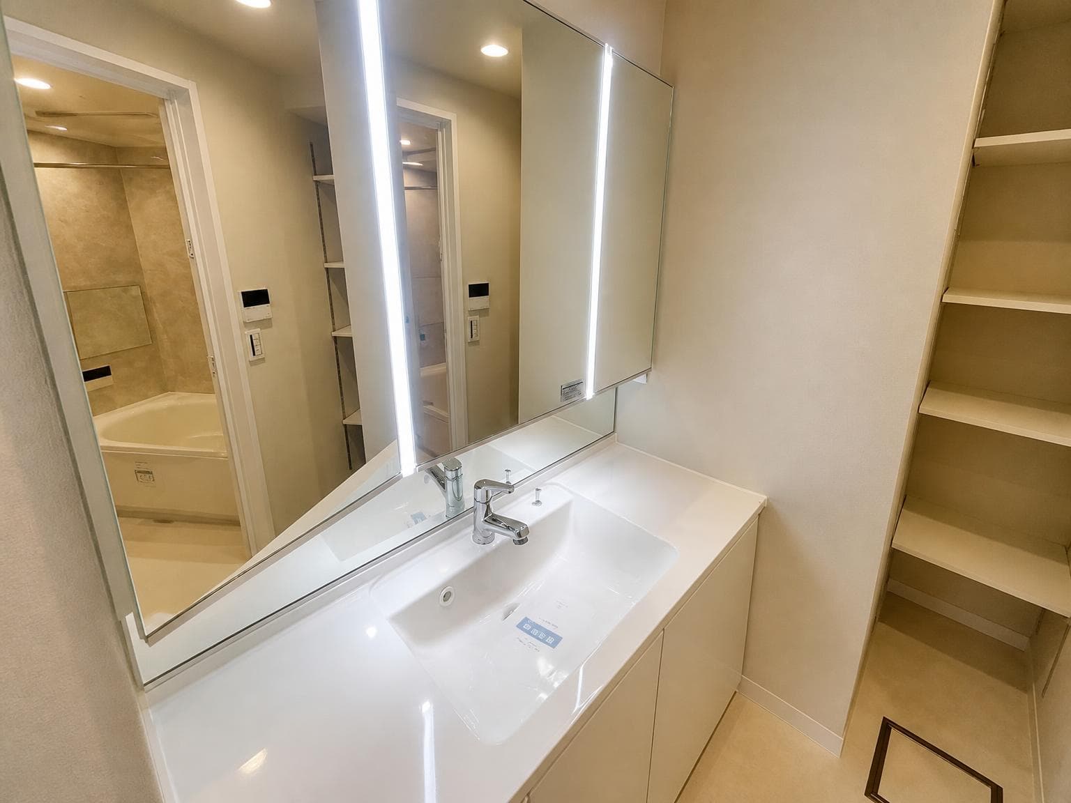 Branz Tower Minami-Senju / Condominium, Tokyo photo 13