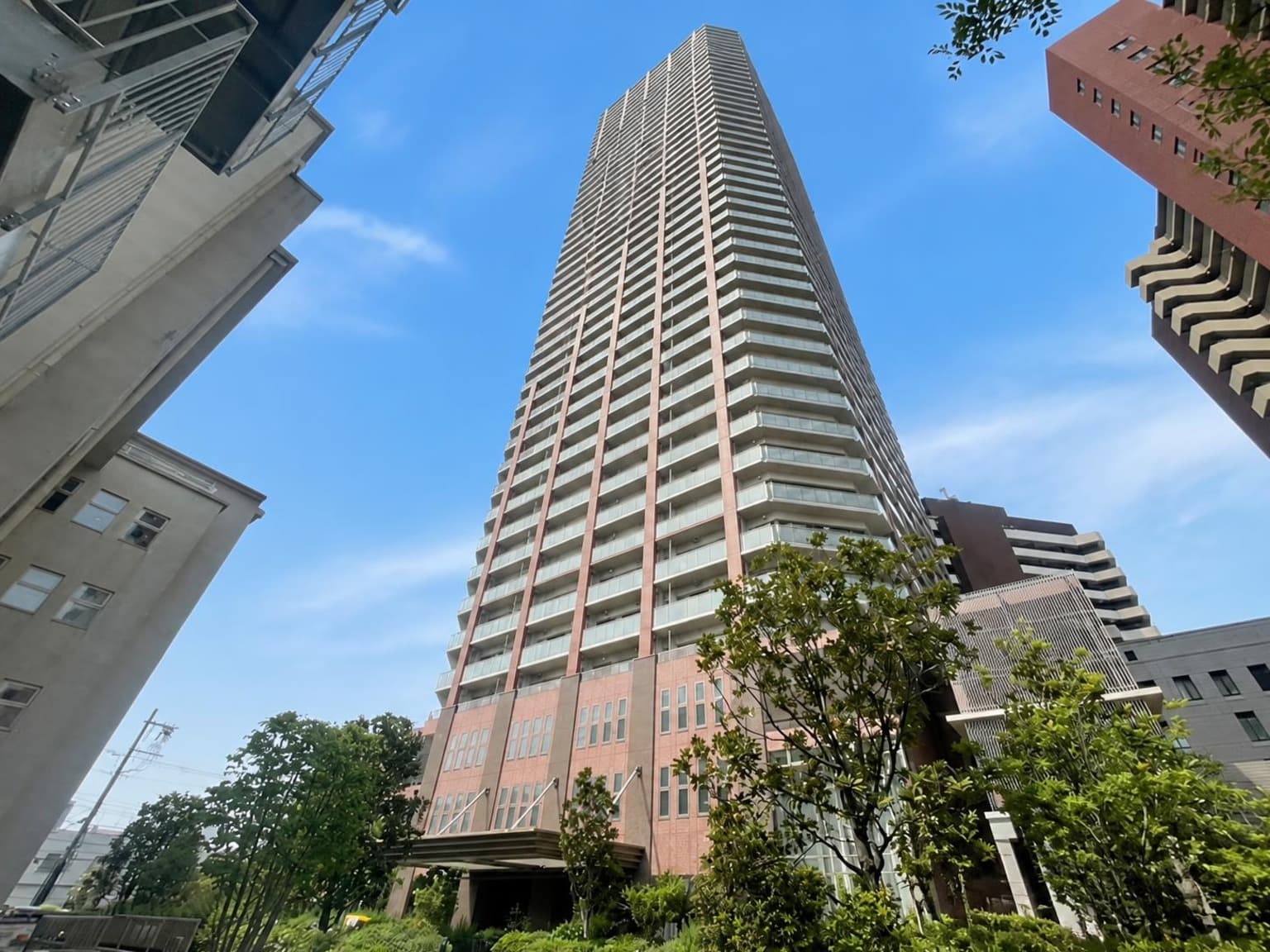 Awaza Rise Towers Flag 46 / Condominium, Osaka