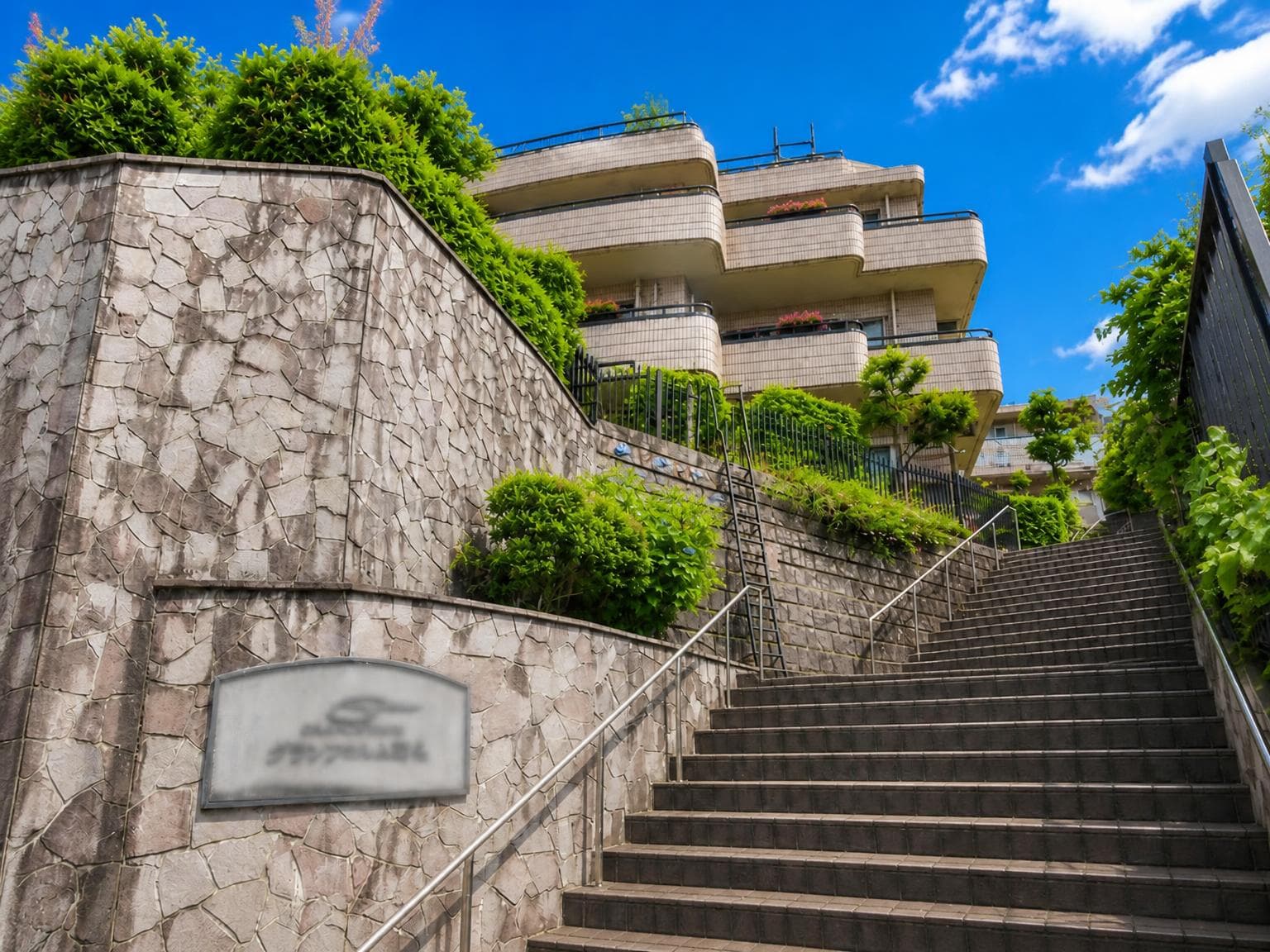 w Grand Forme Kikuna / 3LDK, Kanagawa photo 2
