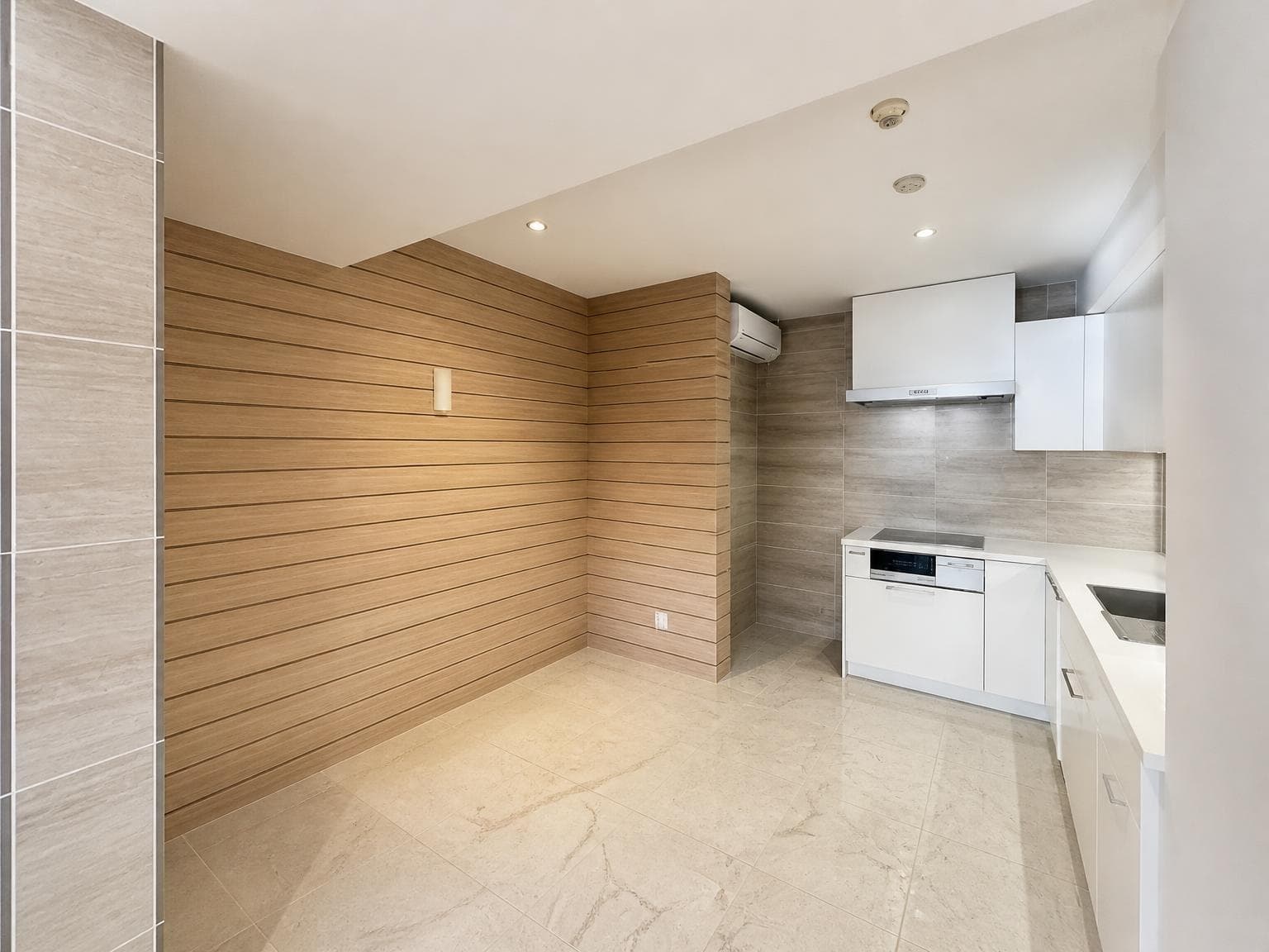 Atmos Momochi / Condominium, Fukuoka photo 3