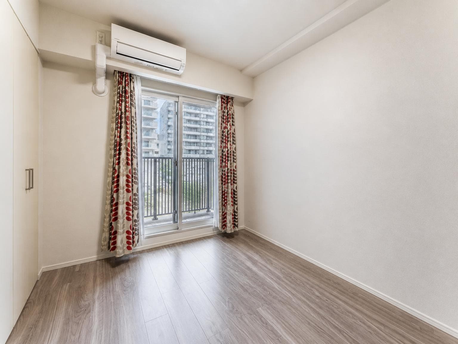 Luxury Condominium / 3LDK, Sapporo photo 3