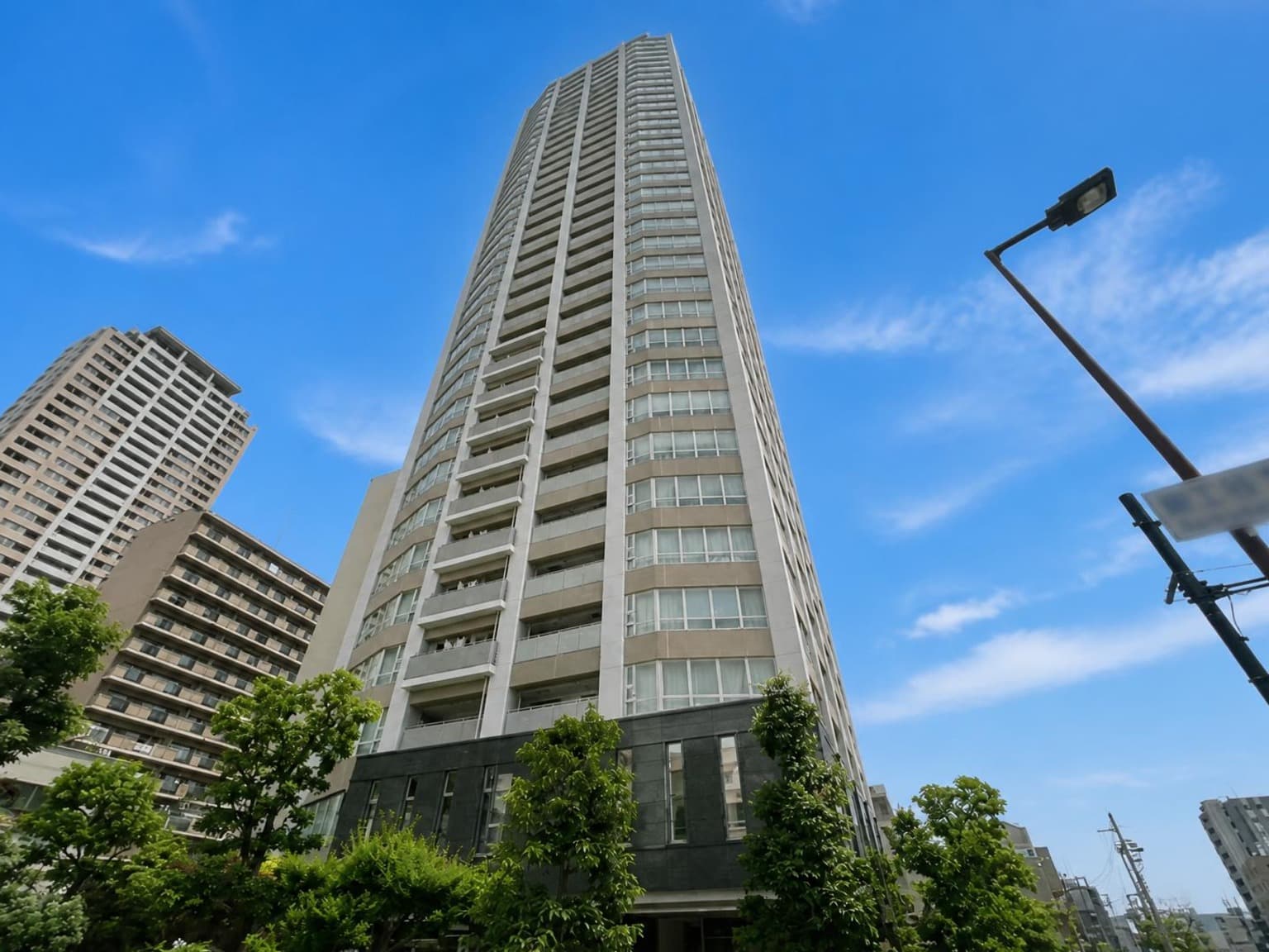 Residence Tower Uehommachi, Osaka photo