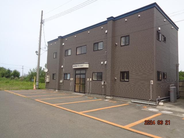 Naruto Mansion / Four Apartment Buildings (16 units), Ajigasawa photo 2