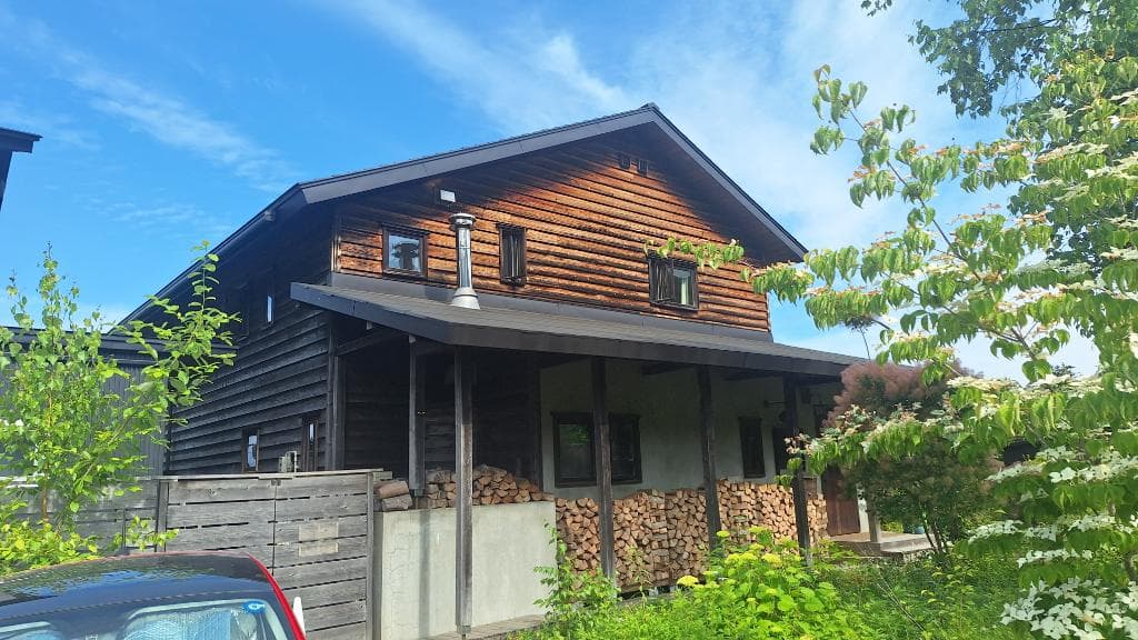 Tsukiura, Lake Toya / House with Extension, Toyako photo