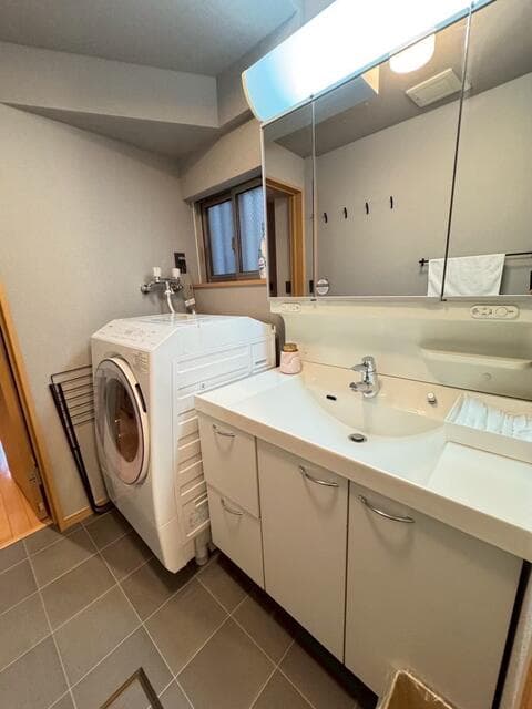 Oshiage / Renovated Ryokan (3-Storey House), Sumida photo 8