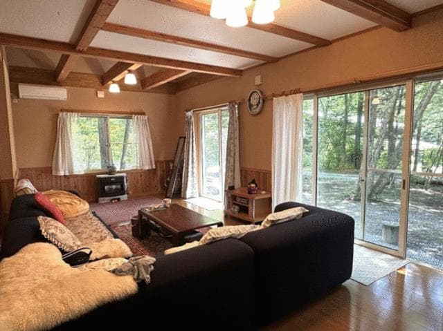 Oiwake / 4LDK House on a 1,000㎡ Lot, Karuizawa photo 3