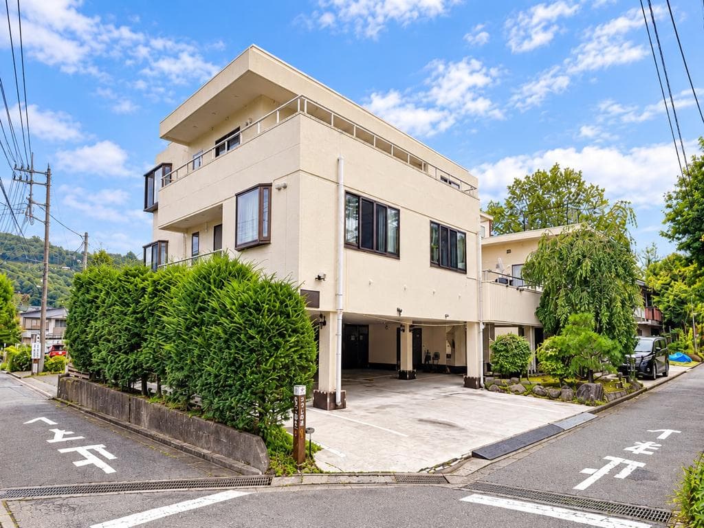 Lake Yamanaka Inn (13 rooms) / Ryokan, Yamanakako