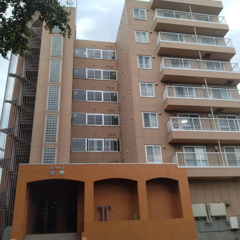 Sunshine Hokugo / Apartment Building, Sapporo photo 2
