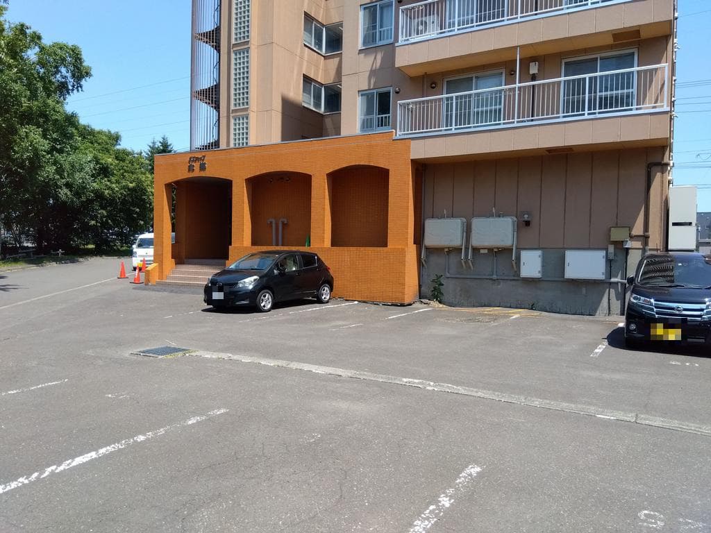 Sunshine Hokugo / Apartment Building, Sapporo photo 3