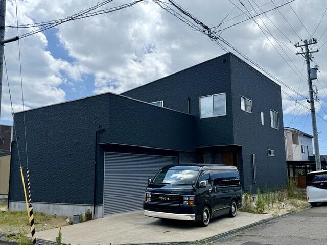 Nishikata House / 4LDK House with Built-in Garage, Fukui