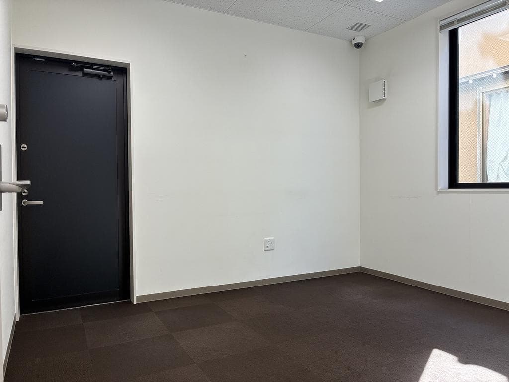 Uchinada Single-Storey Shop Building / Retail Shop, Uchinada photo 5