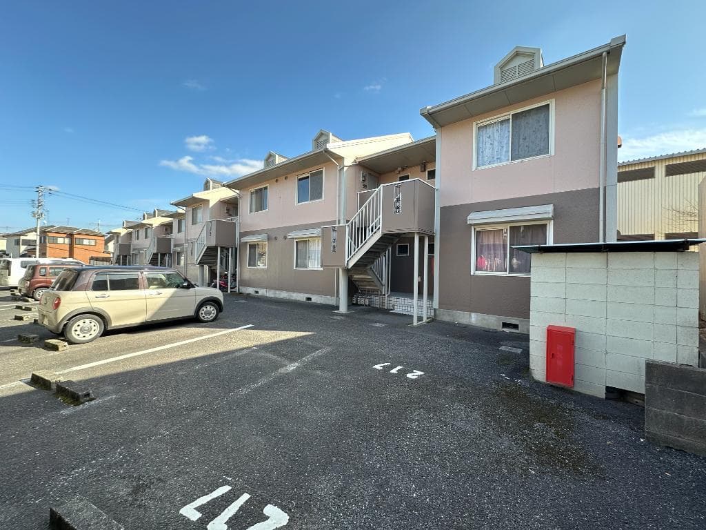 El Rindo I & II / Three Apartment Buildings (28 units), Wakayama photo 2