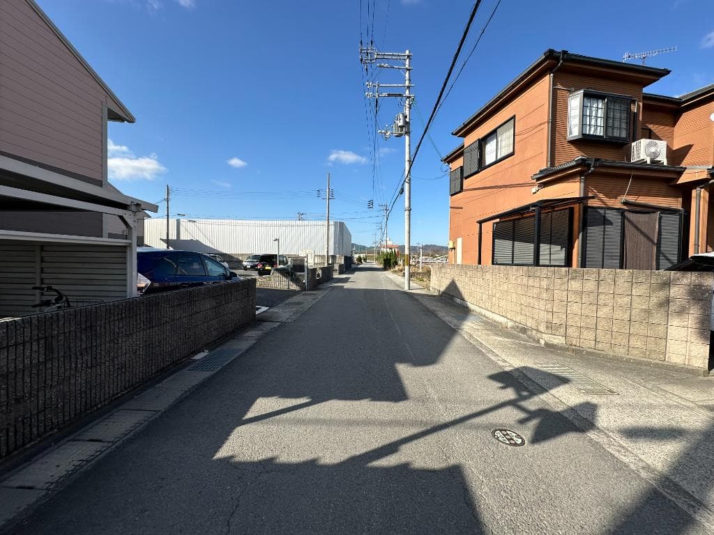 El Rindo I & II / Three Apartment Buildings (28 units), Wakayama photo 4