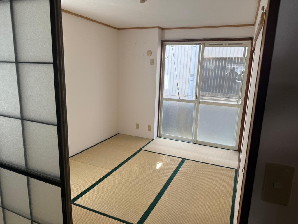 El Rindo I & II / Three Apartment Buildings (28 units), Wakayama photo 6