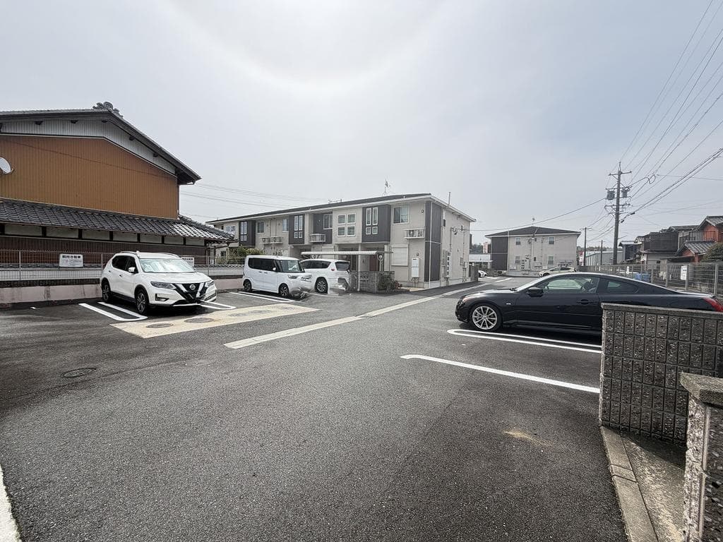 Heart Hill I, II & III / Three Apartment Buildings, Iga photo 3