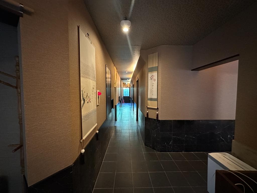 Yoshida / Former Japanese Restaurant with Coin Parking, Wakayama photo 8