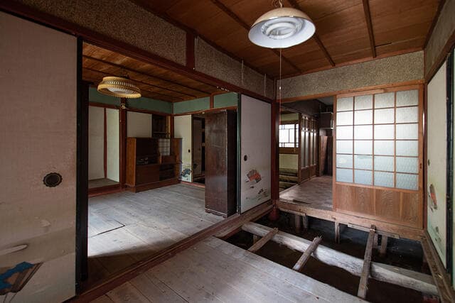 Sakamoto Residence with Four Buildings / Japanese-Style House, Otsu photo 7