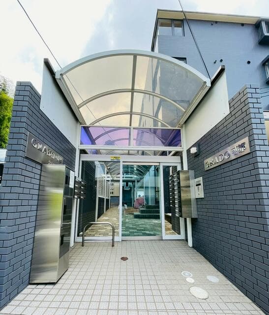 GRADO Kabe & GRADO Kabe Annex / Two Apartment Buildings, Hiroshima photo 4