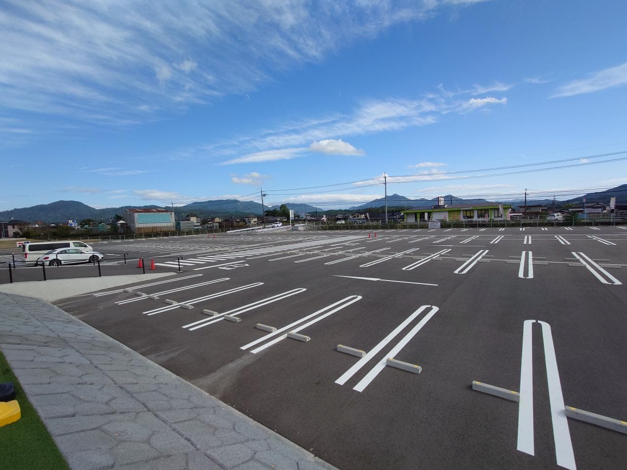 Kugamachi Retail & Office Building with 150+ Parking Spaces / Retail Shop, Iwakuni photo 4