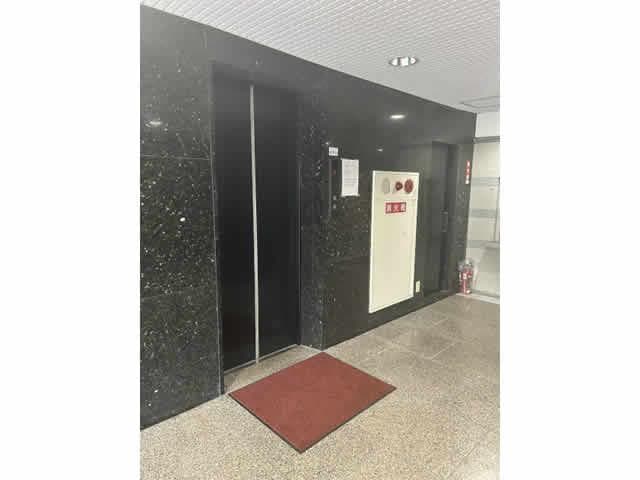 Oriental Building / Multi-Tenant Commercial Building, Kure photo 4