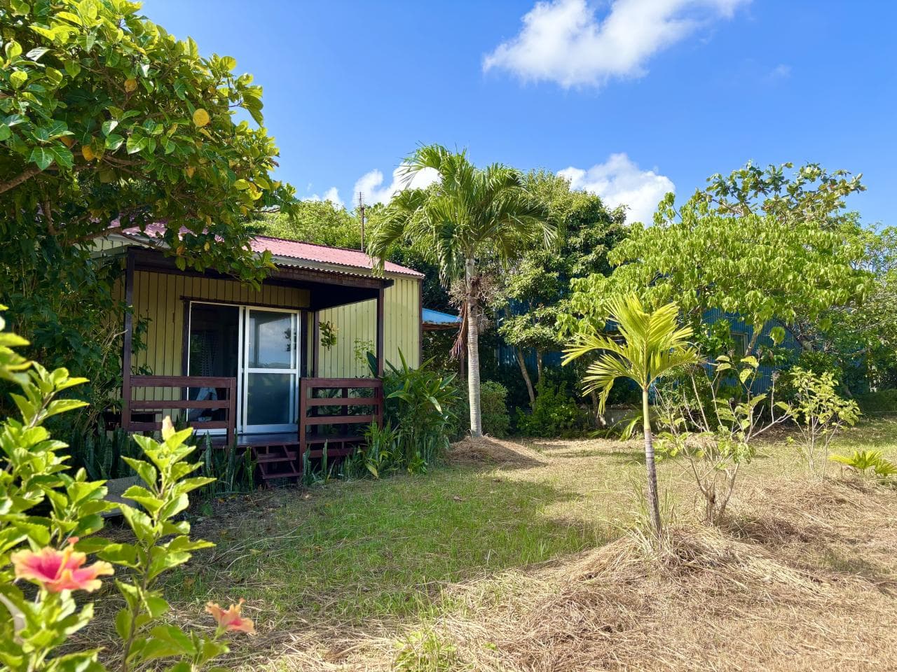 Tozato / One-room House with 7,887㎡ Land incl. Farmland, Ishigaki photo