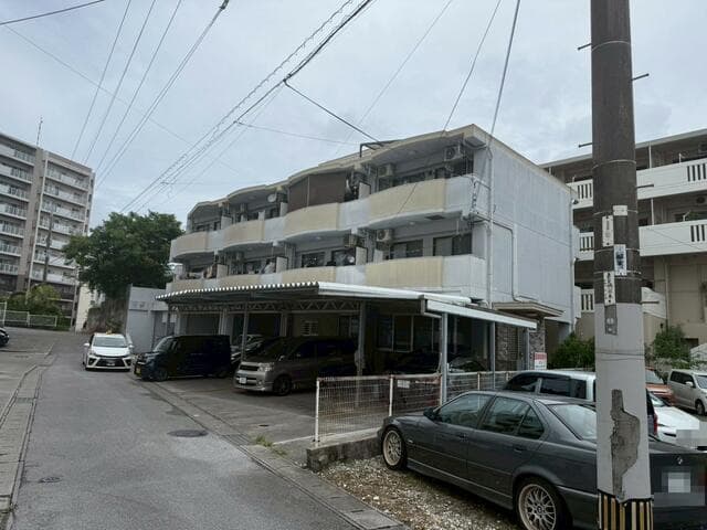Village Tetsu / Whole Apartment Building, Naha
