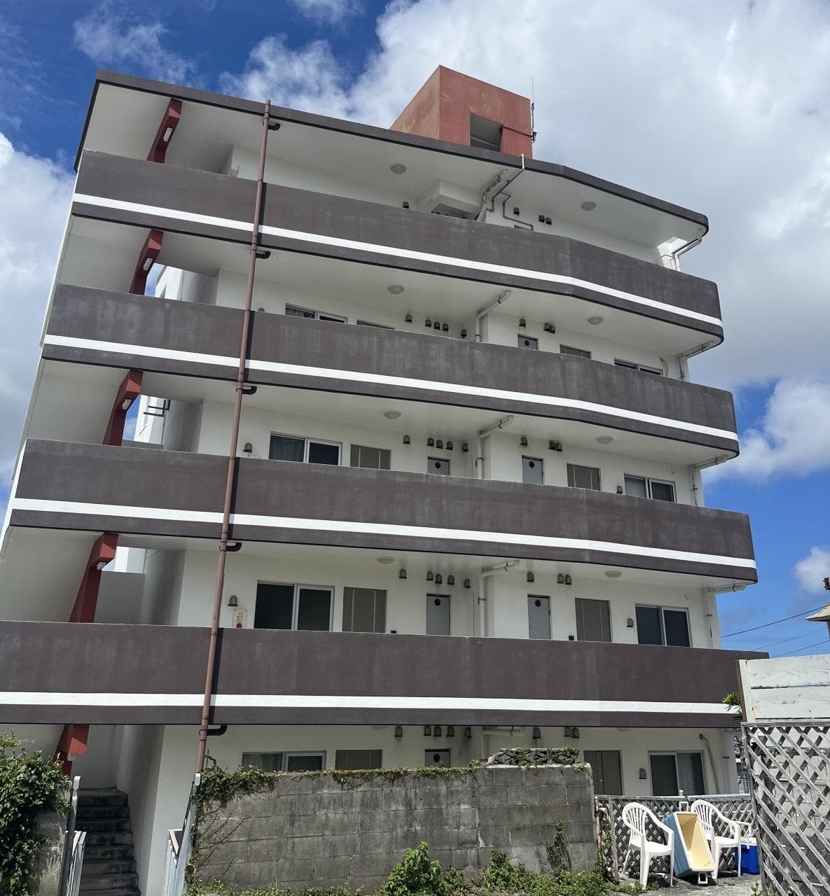 Bonheur K / Whole Apartment Building, Ginowan photo 2