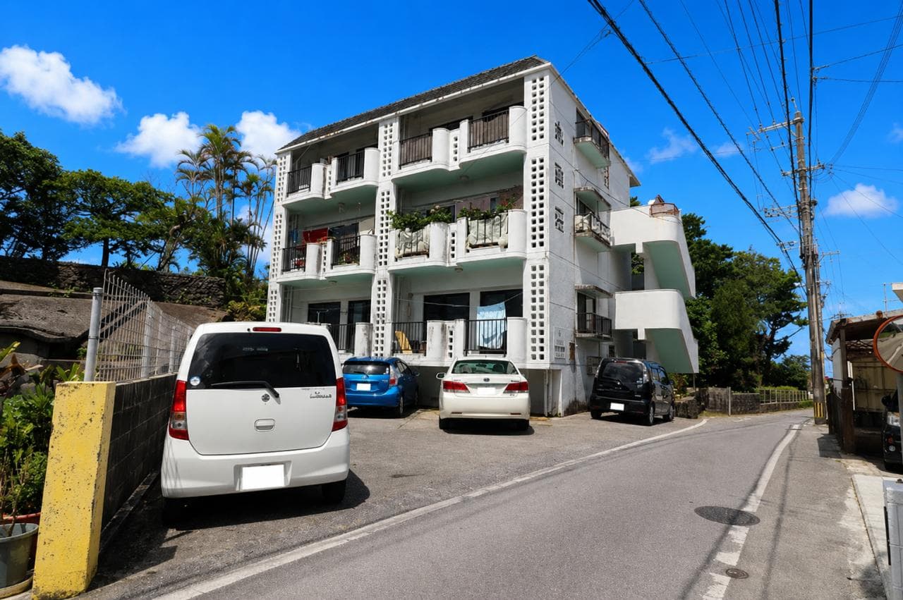 Marumasa-so / Whole Apartment Building, Naha photo